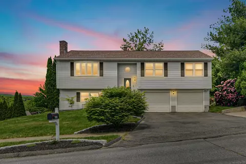 223 Donovan Rd, Naugatuck, CT 06770