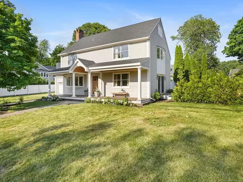3 Crest Rd, Norwalk, CT 06853