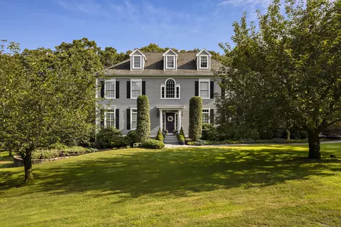 126 Hickory Ln, Madison, CT 06443