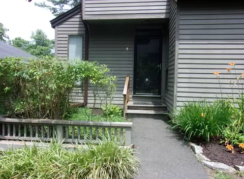 8 Heather Ct #8, Woodbury, CT 06798