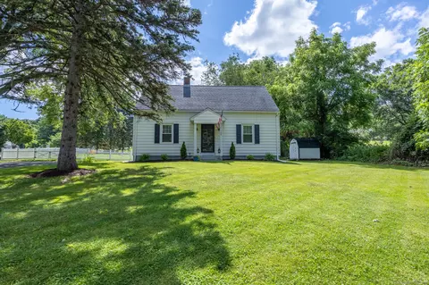 724 Moss Farms Rd, Cheshire, CT 06410