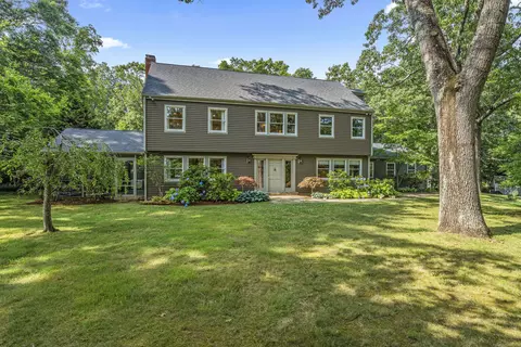 41 Dolan Dr, Guilford, CT 06437