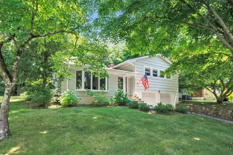 150 Orchard Hill Ln, Fairfield, CT 06824