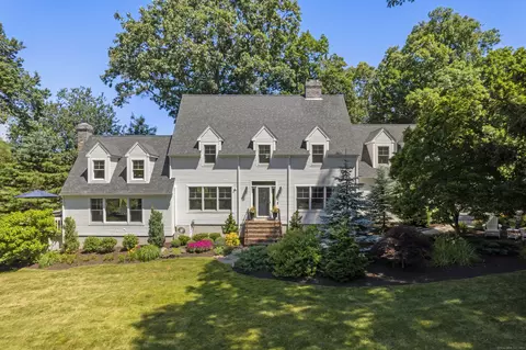 39 Lovers Ln, Madison, CT 06443