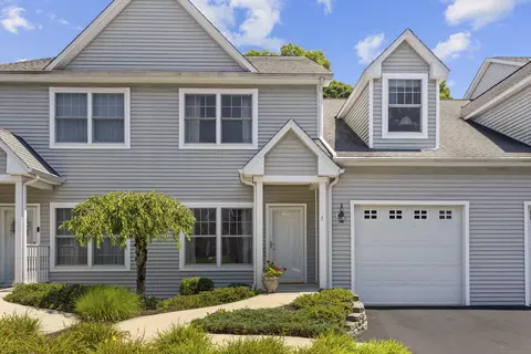 375 Allyn St #7, Mystic, CT 06355