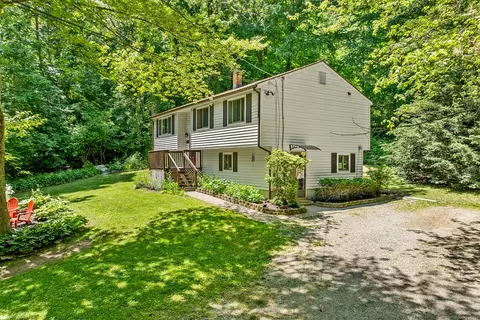 43 Doubleday Rd, Columbia, CT 06237