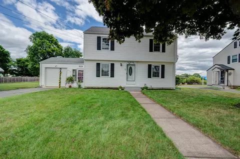 82 Knollwood Rd, East Hartford, CT 06118