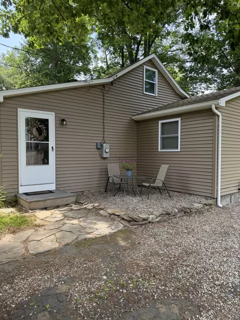 21 Lakeview Dr, Coventry, CT 06238