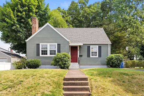 9 Crestwood Dr, Manchester, CT 06040