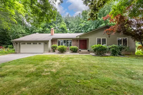 131 Heywood Dr, Glastonbury, CT 06033