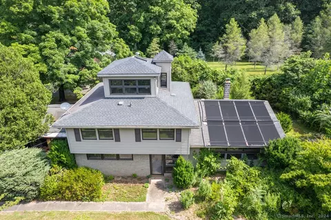 95 North St, North Branford, CT 06471