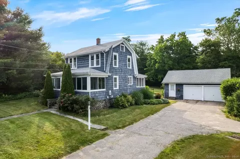 73 S Broad St, Pawcatuck, CT 06379