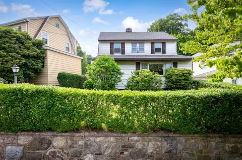 47 Penzance Rd, Stamford, CT 06902