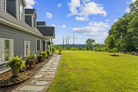 125 E Mount Rd, Middletown, CT 06457