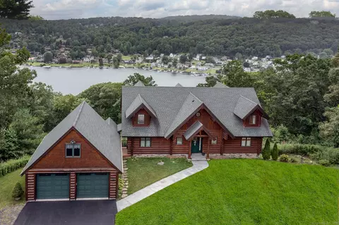 13 Hemlock Trl, New Fairfield, CT 06812