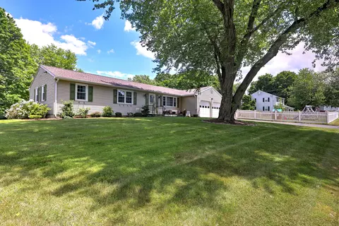 2 Seiter Hill Rd, Wallingford, CT 06492