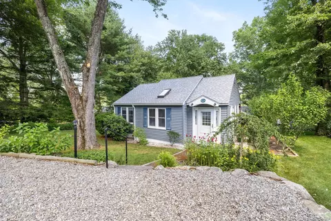 40 Ridgewood Rd, Colchester, CT 06415