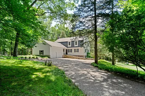 27 Richmond Hill Rd, Weston, CT 06883