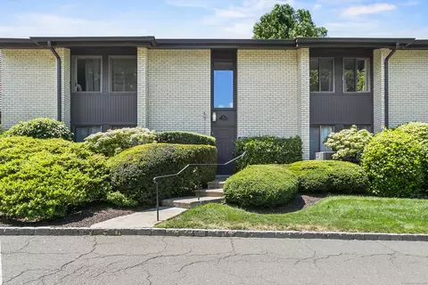 83 Courtland Ave #6, Stamford, CT 06902