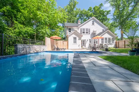 35 Weed Ave, Norwalk, CT 06850