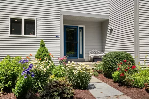 8 Whitehall Lndg #8, Mystic, CT 06355