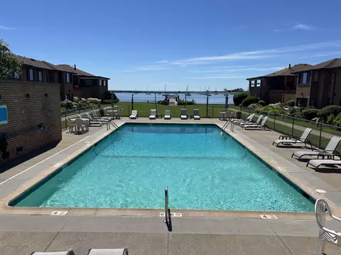 350 Grovers Ave #8G, Bridgeport, CT 06605