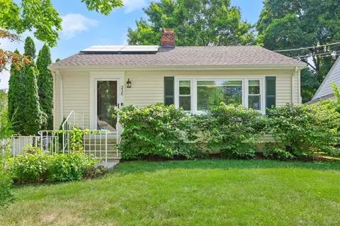 215 Bennett St, Fairfield, CT 06825