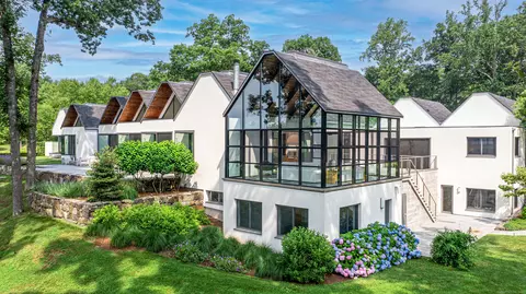 10 Dragonwood Ln, Weston, CT 06883