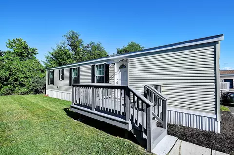 24 Thunderbird Dr, Naugatuck, CT 06770