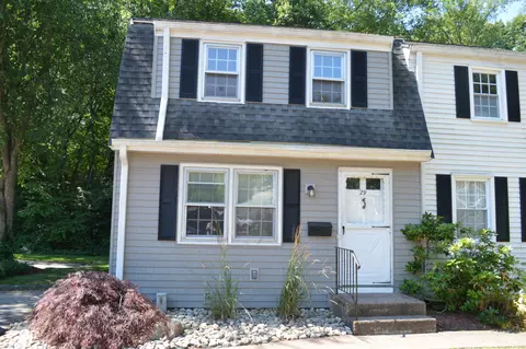 29 Redbud Ln #29, Glastonbury, CT 06033