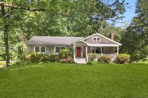 25 Mcguire Rd, Trumbull, CT 06611