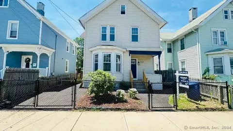 423 Park St, Bridgeport, CT 06608