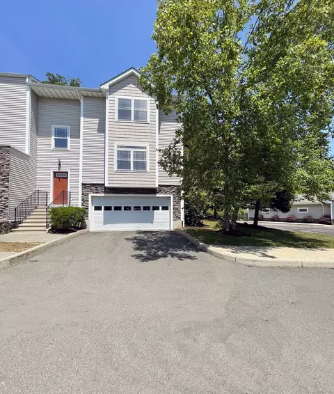 54 Stetson Pl #54, Danbury, CT 06811