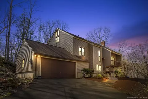 1000 W Lake Ave, Guilford, CT 06437
