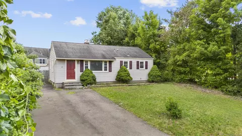 25 Ives St, Hamden, CT 06518