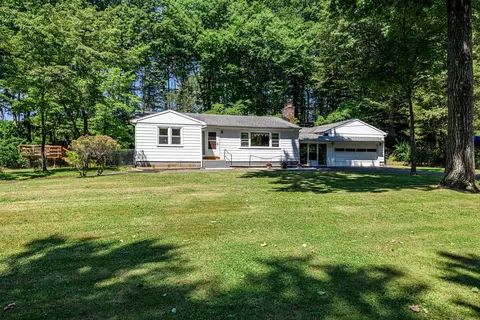 1116 Paradise Ave, Hamden, CT 06514