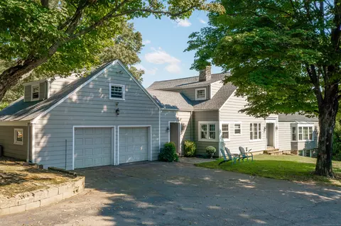 195 Webb Cir, Monroe, CT 06468
