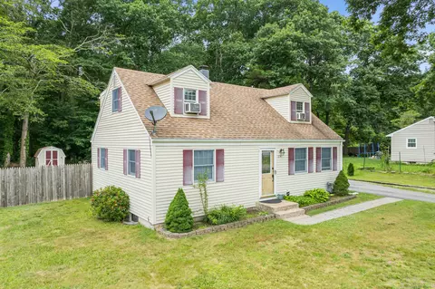 274 Connecticut Blvd, Montville, CT 06370