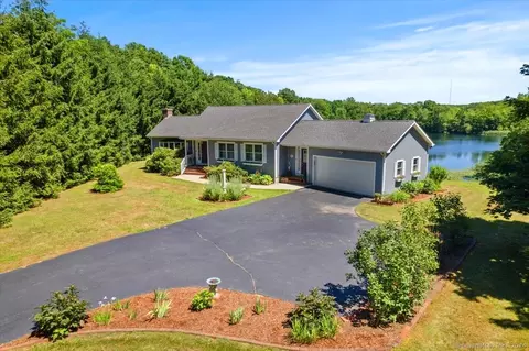 25 Fox Hollow Dr, Oakdale, CT 06370