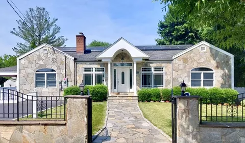 90 Courtland Ave, Stamford, CT 06902