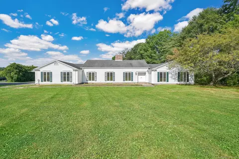 935 North St, Suffield, CT 06078