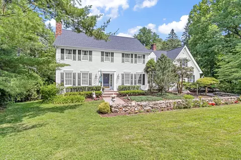 48 Wedgewood Dr, Danbury, CT 06811