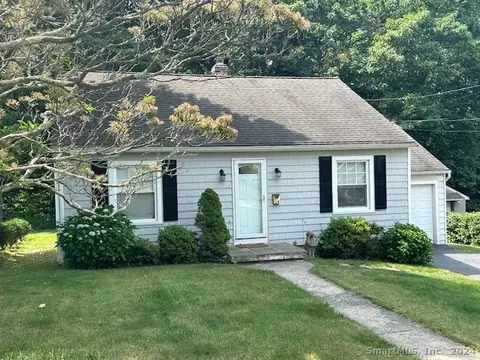 14 Hillhouse Rd, Waterbury, CT 06705