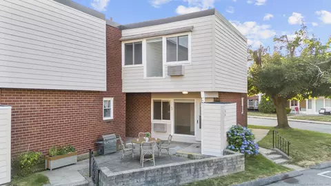 19 West Walk #19, West Haven, CT 06516
