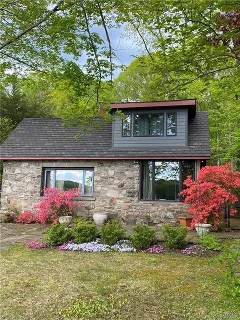 544 Lake Shore Rd, Putnam Valley, NY 10579