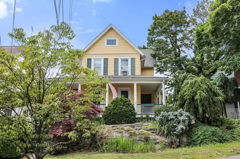 108 Havemeyer Pl, Greenwich, CT 06830