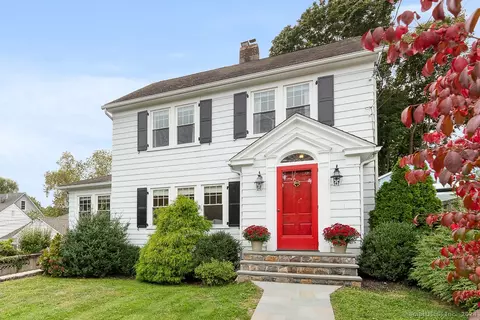 15 Renshaw Rd, Darien, CT 06820