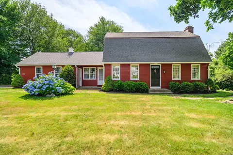 4 Ridge Rd, Newtown, CT 06470