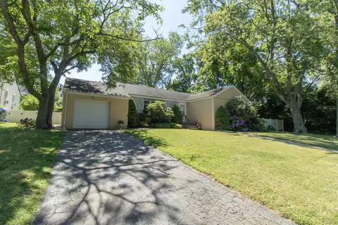 307 Woodward Ave, East Haven, CT 06512