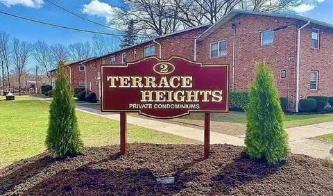 5 Treat St #2F, West Haven, CT 06516